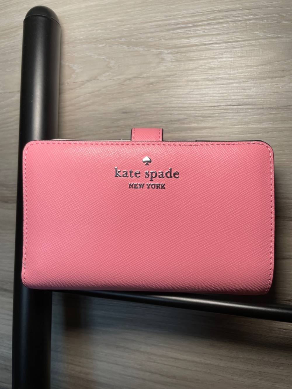 NWT- Women's Kate Spade Saffiano Leather Medium Bifold Wallet, Grapefruit Soda